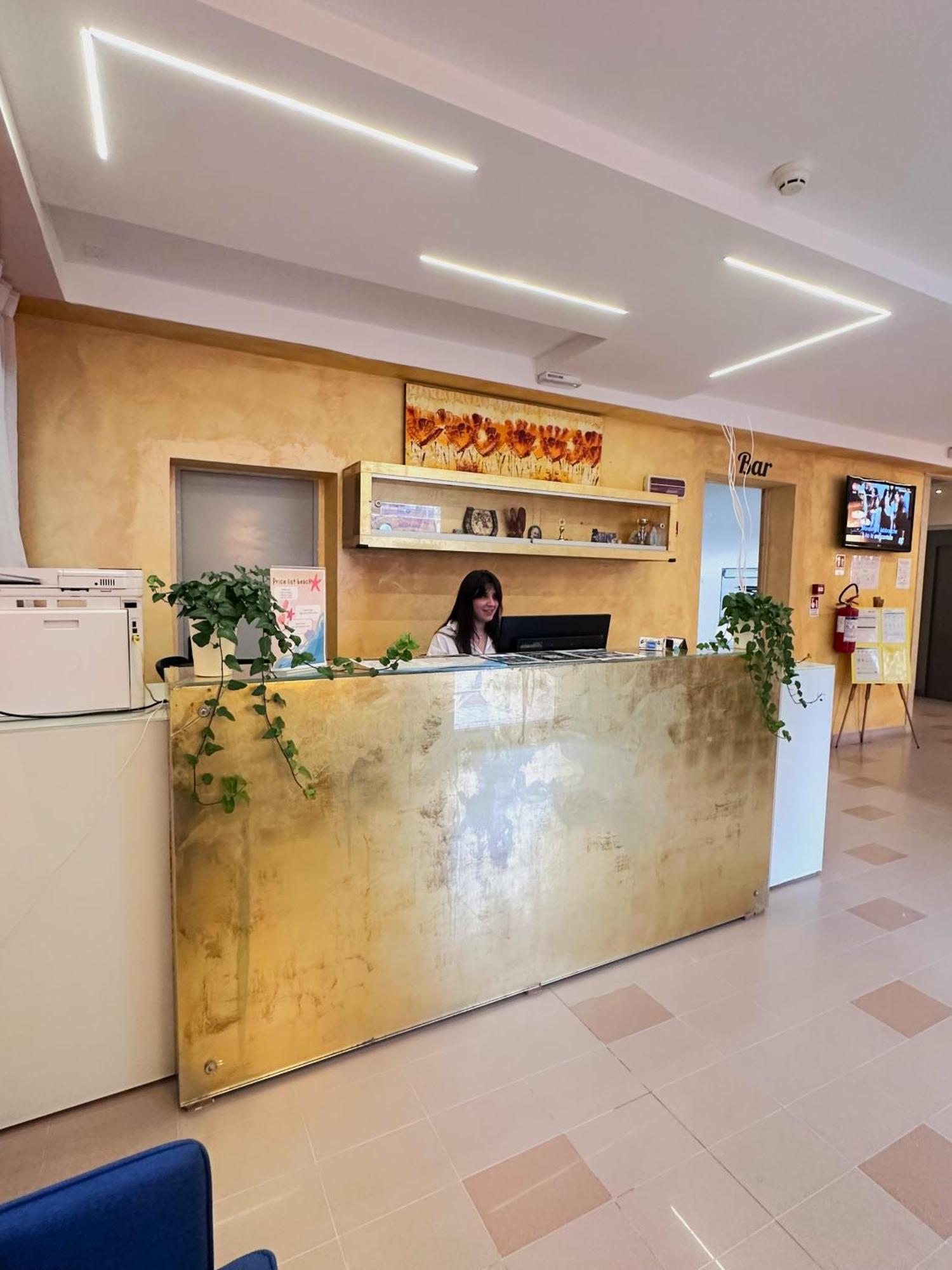 Hotel Adria Nuova Rimini Buitenkant foto